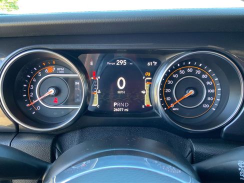 Used 2021 Jeep Wrangler Unlimited Sahara AWD/4WD image 15