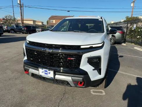 New 2026 Chevrolet Traverse Z71 w/ Enhanced Driving Package image 3