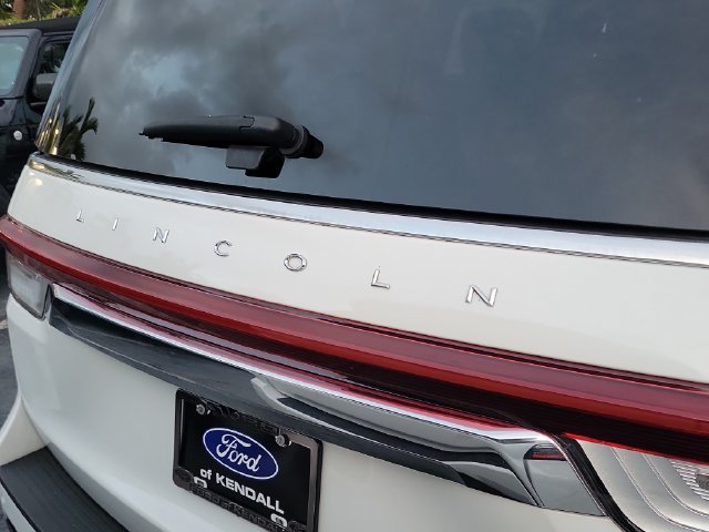 Used 2023 Lincoln Navigator Reserve RWD image 5