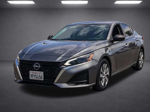 Used 2024 Nissan Altima 2.5 S FWD image 8