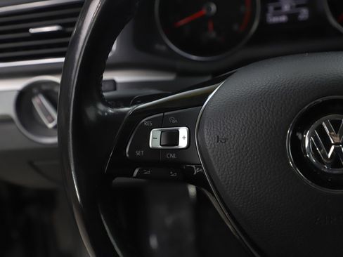 Used 2017 Volkswagen Passat 1.8T R-Line image 17