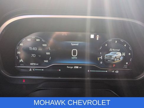 Used 2023 Chevrolet Suburban Z71 w/ Luxury Package AWD/4WD image 12