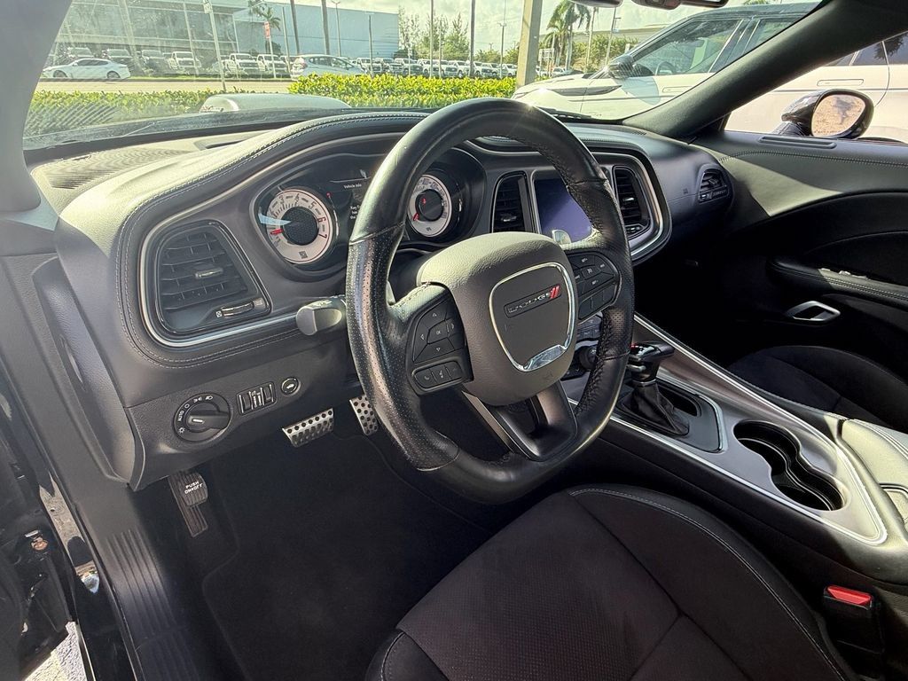 Used 2022 Dodge Challenger R/T Scat Pack RWD image 10