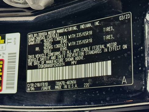 Used 2023 Toyota Highlander LE FWD image 31