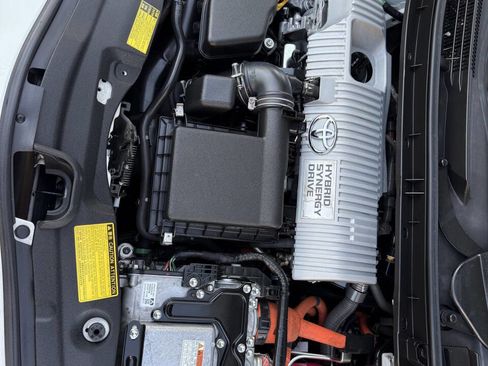 Used 2011 Toyota Prius Five image 9