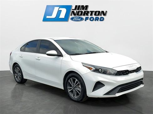 Used 2023 Kia Forte LXS image 1