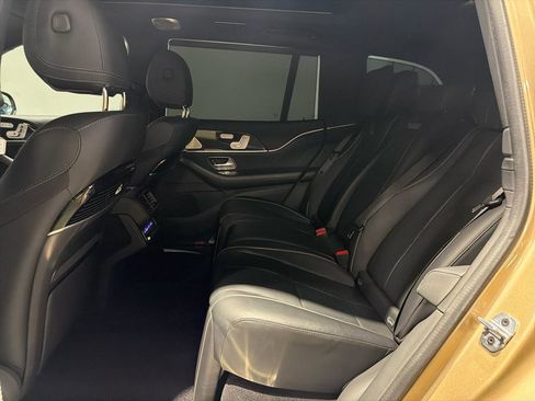 Used 2023 Mercedes-Benz Maybach GLS 600 4MATIC image 31