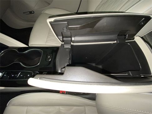 Used 2023 Buick Envision Avenir image 21