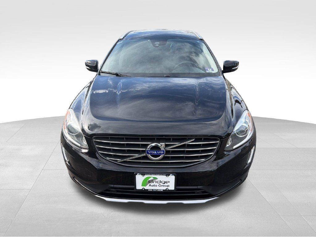 Used 2017 Volvo XC60 T6 Inscription w/ Preferred Option Package AWD/4WD image 2
