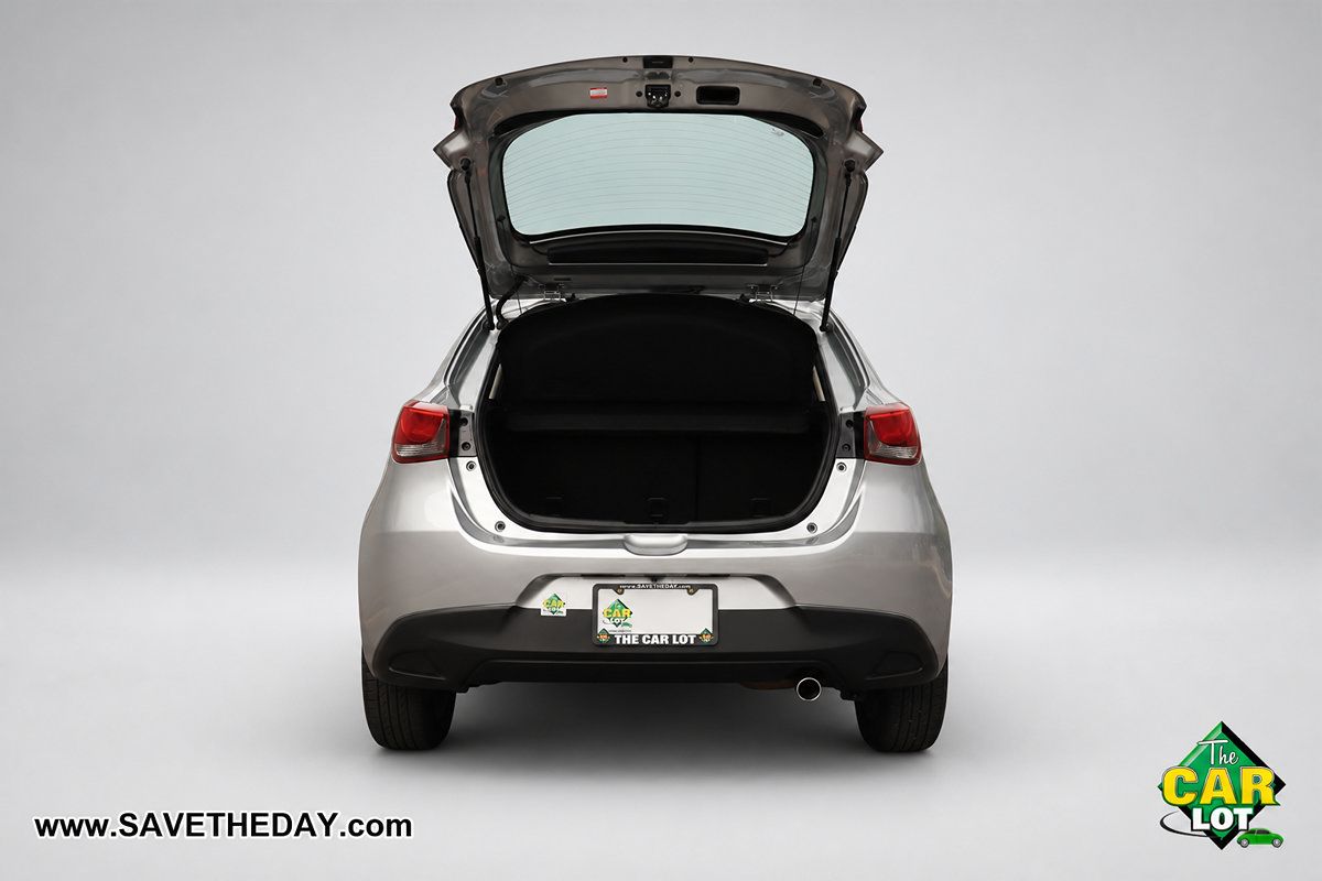 Used 2020 Toyota Yaris XLE FWD image 12