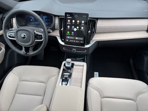 New 2026 Volvo XC90 B6 Plus w/ Protection Package Premier image 6