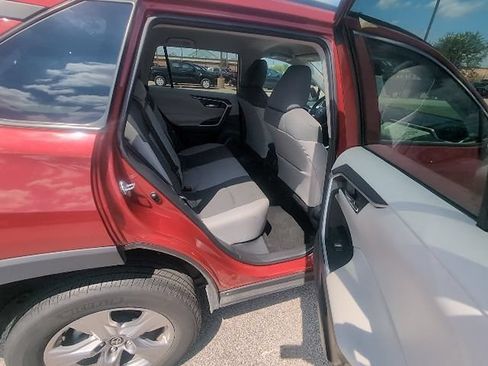 Certified 2025 Toyota RAV4 XLE FWD image 4