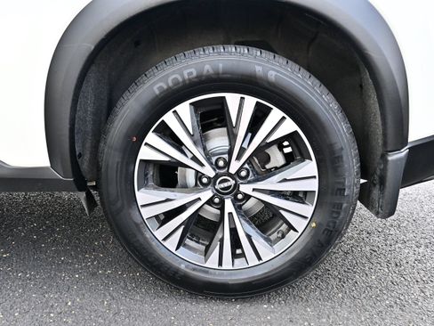 Certified 2023 Nissan Rogue SV w/ SV Premium B Package AWD/4WD image 10