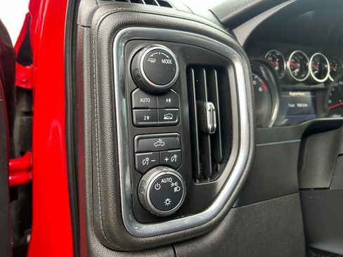 Used 2021 Chevrolet Silverado 1500 LT AWD/4WD image 8