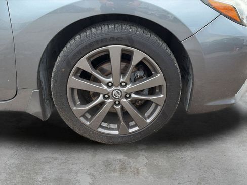 Used 2016 Nissan Altima 2.5 SR FWD image 9