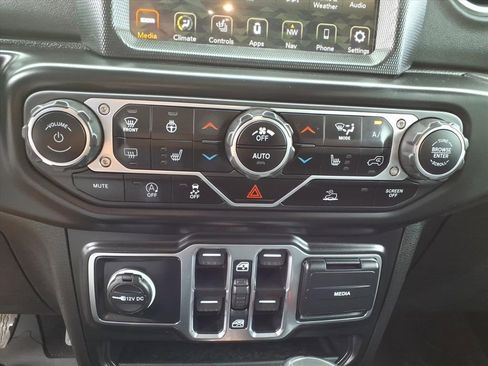 Used 2023 Jeep Wrangler Sahara w/ Cold Weather Group image 23