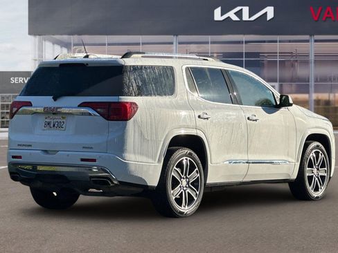 Used 2019 GMC Acadia Denali image 4