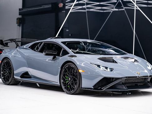 Used 2023 Lamborghini Huracan STO RWD image 1