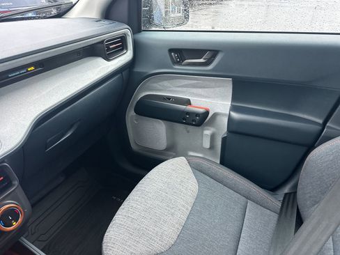 Used 2023 Ford Maverick XLT image 15