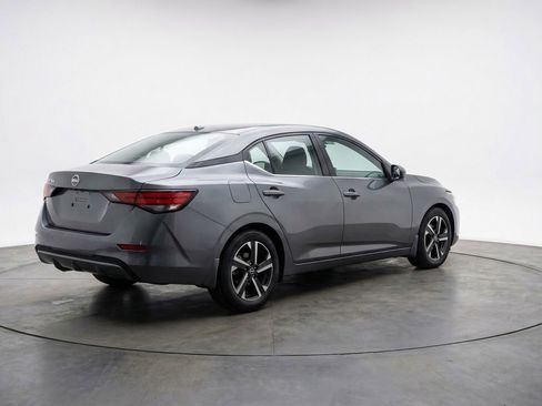 Used 2025 Nissan Sentra SV FWD image 9