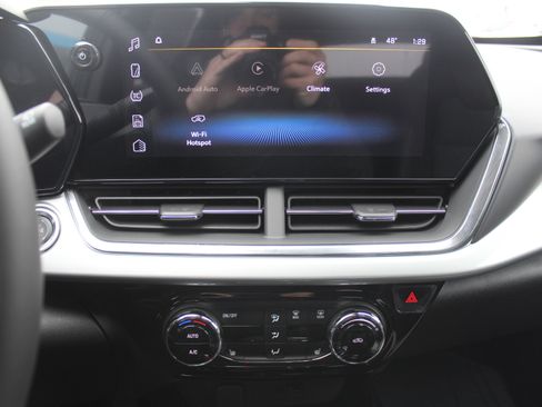 New 2026 Chevrolet Trax LT w/ Driver Confidence Package image 12