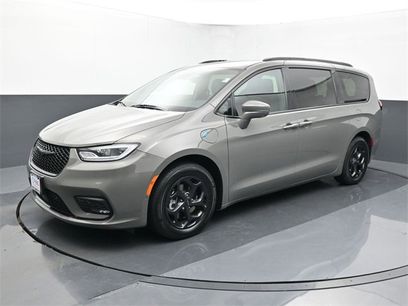 Used 2021 Chrysler Pacifica Touring-L w/ S Appearance Package