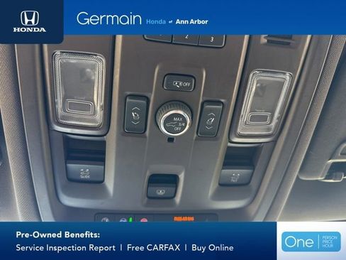 Used 2024 Chevrolet Suburban Z71 w/ Luxury Package AWD/4WD image 33
