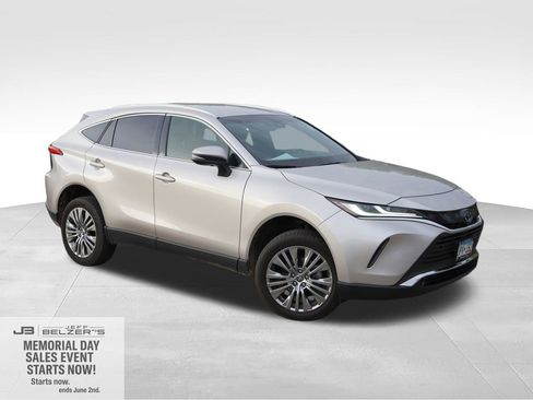 Used 2022 Toyota Venza XLE AWD/4WD image 1