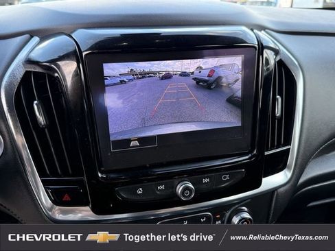 Used 2023 Chevrolet Traverse LT FWD image 23