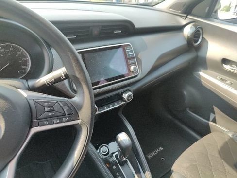 Used 2019 Nissan Kicks SV FWD image 24