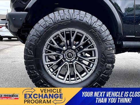 Used 2023 Ford Bronco Wildtrak AWD/4WD image 8