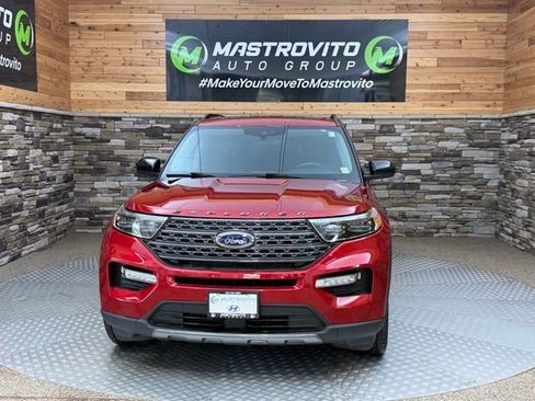 Used 2023 Ford Explorer XLT w/ Equipment Group 202A AWD/4WD image 3