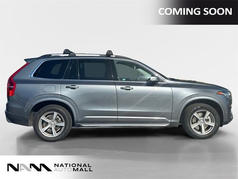 Used 2017 Volvo XC90 T5 Momentum w/ Vision Package image 6