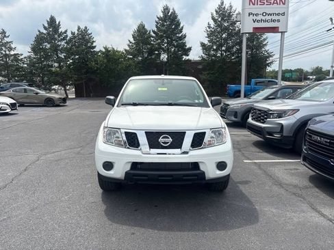 Used 2016 Nissan Frontier SV AWD/4WD image 2
