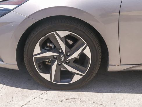 Used 2023 Hyundai Elantra Limited w/ Cargo Package FWD image 5