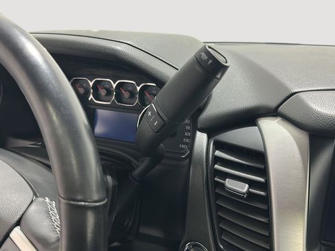 Used 2020 GMC Yukon XL SLT image 14