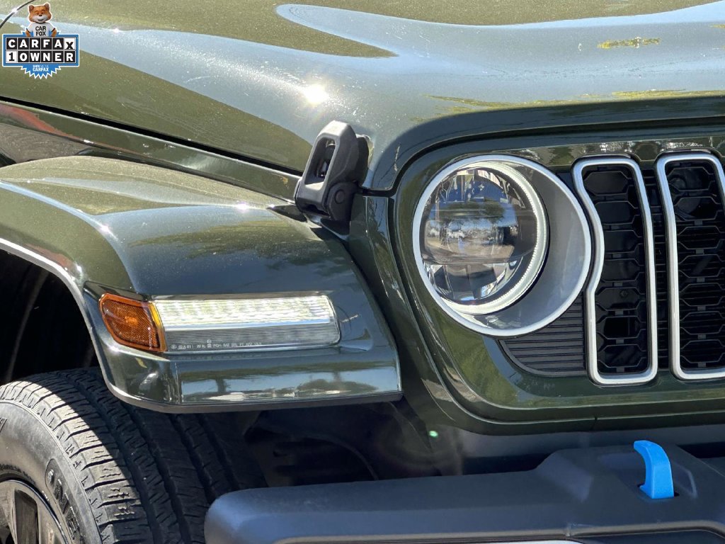 Used 2024 Jeep Wrangler Unlimited Sahara w/ Technology Group AWD/4WD image 8
