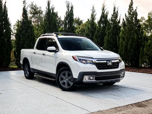 Used 2020 Honda Ridgeline RTL-E image 2