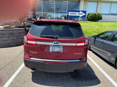 Used 2022 Subaru Ascent Premium w/ Convenience Package AWD/4WD image 3