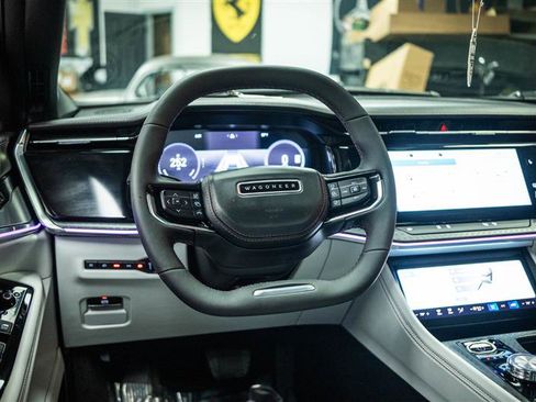 Used 2025 Jeep Wagoneer S Limited image 16