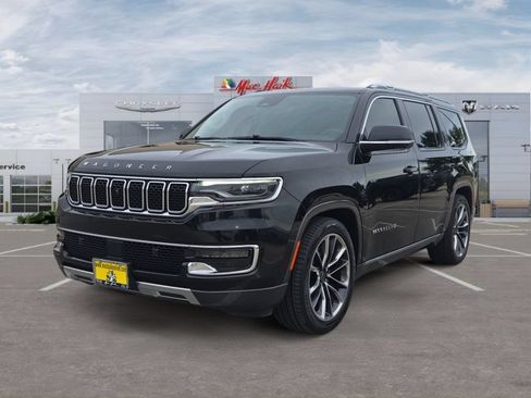 Used 2022 Jeep Wagoneer Series III w/ Premium Group I AWD/4WD image 1