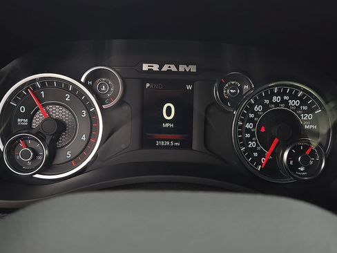 Used 2024 RAM 2500 Big Horn w/ Night Edition AWD/4WD image 18