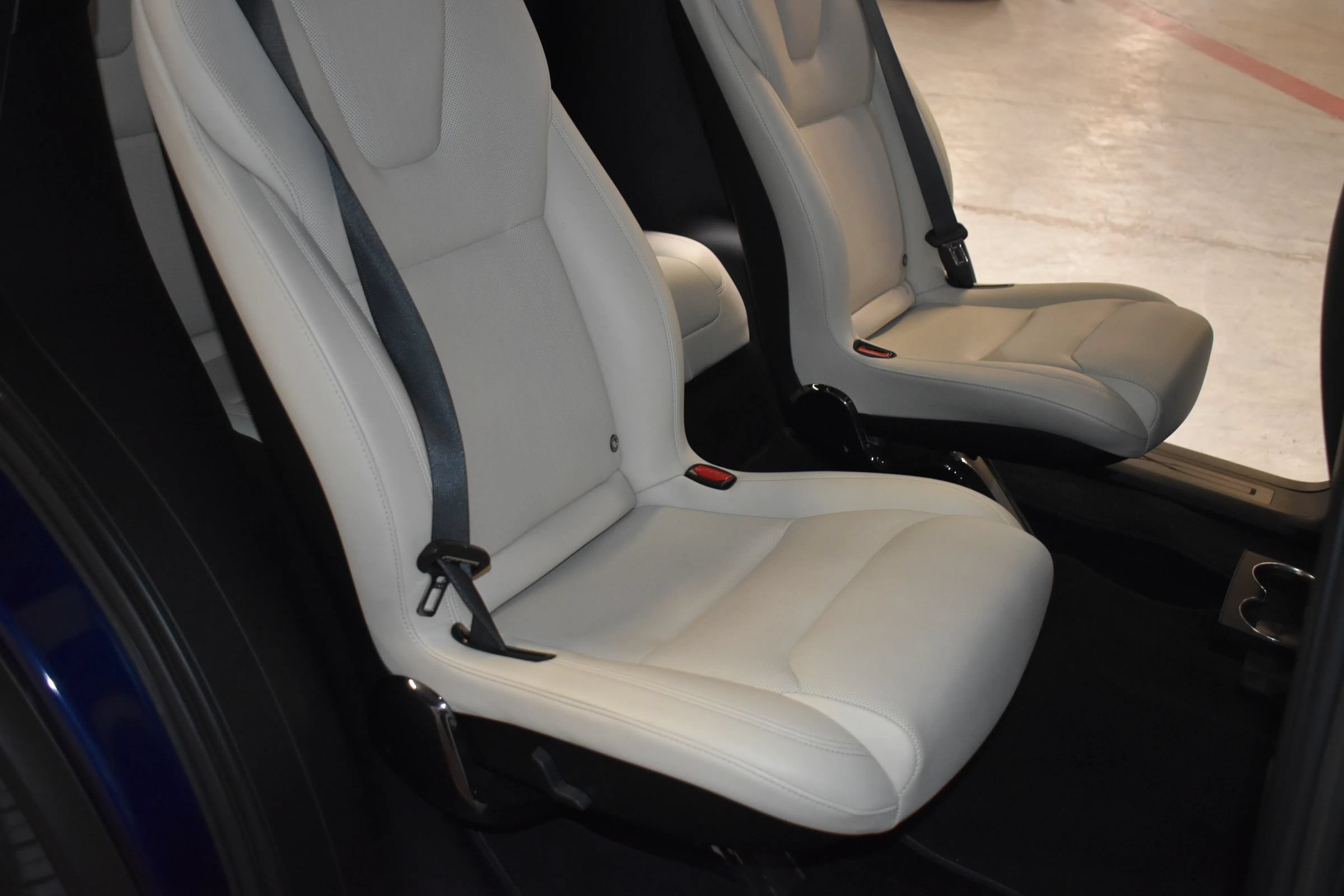 Used 2022 Tesla Model X AWD/4WD image 13
