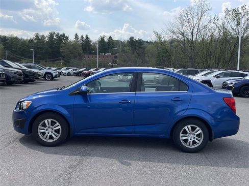 Used 2016 Chevrolet Sonic LT FWD image 2