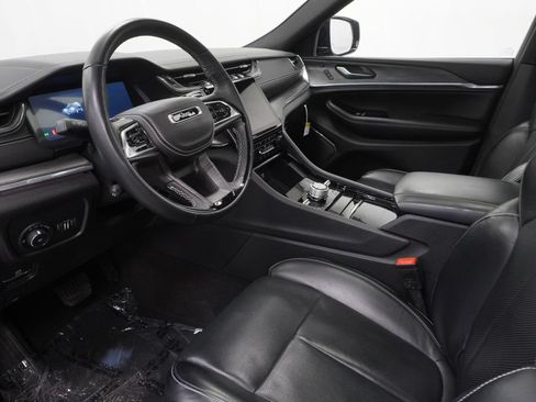 Used 2024 Jeep Grand Cherokee Overland w/ Adv Protech Group III AWD/4WD image 20