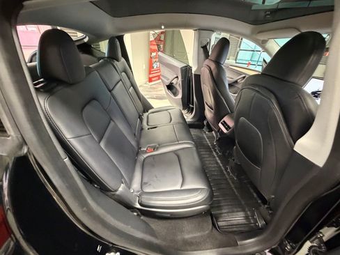 Used 2023 Tesla Model Y Long Range AWD/4WD image 40