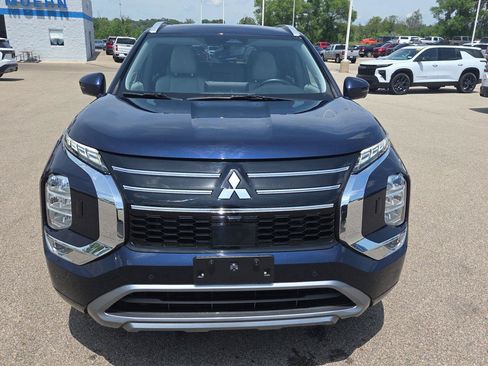 Used 2025 Mitsubishi Outlander AWD image 10