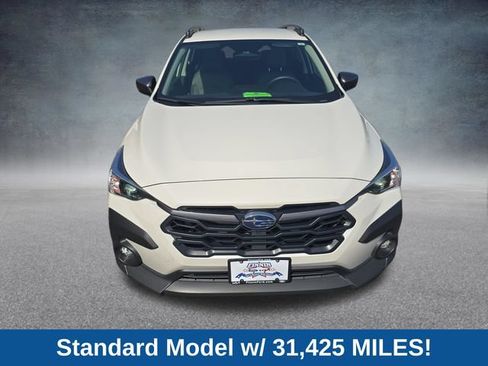 Used 2024 Subaru Crosstrek 2.0i Premium AWD/4WD image 2