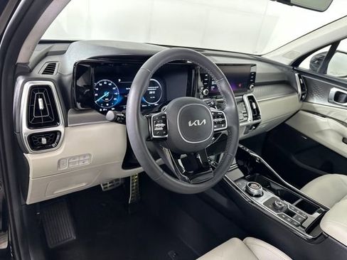 Used 2023 Kia Sorento SX Prestige image 13
