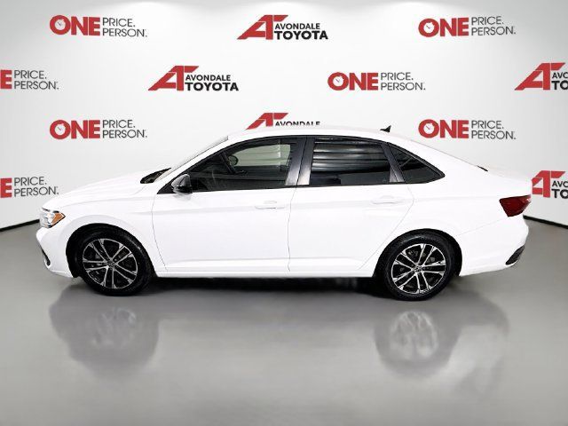 Used 2022 Volkswagen Jetta Sport FWD image 4